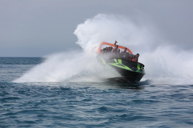 Acelerando el speedboat